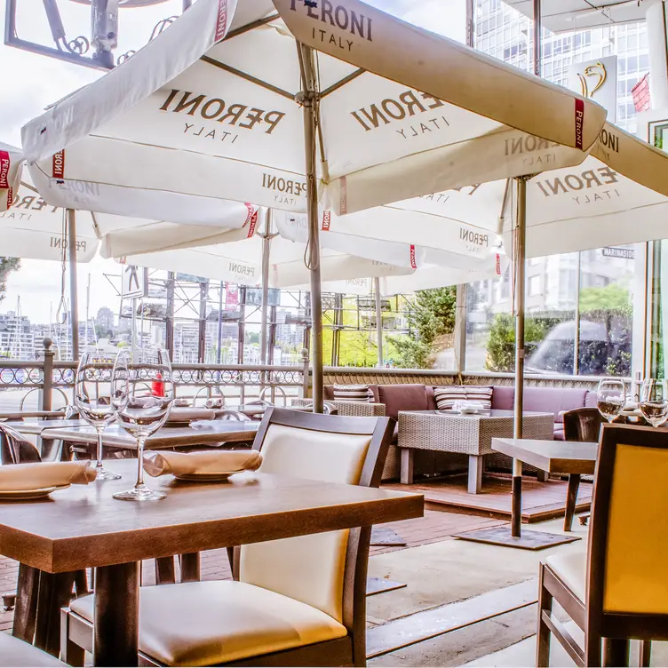 provence-marinaside3 Kick back and relax under the sun at this gorgeous patio in one of Vancouver’s best French restaurants.
