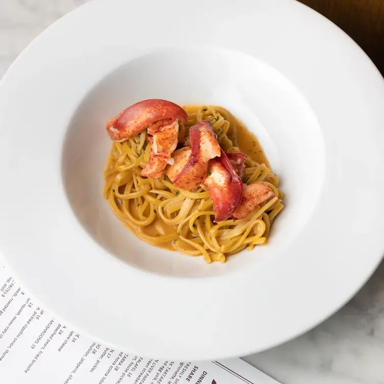 maxine_s-cafe-_-bar2 Maxine’s selection of pastas are must-try options when visiting one of Vancouver’s best French restaurants.